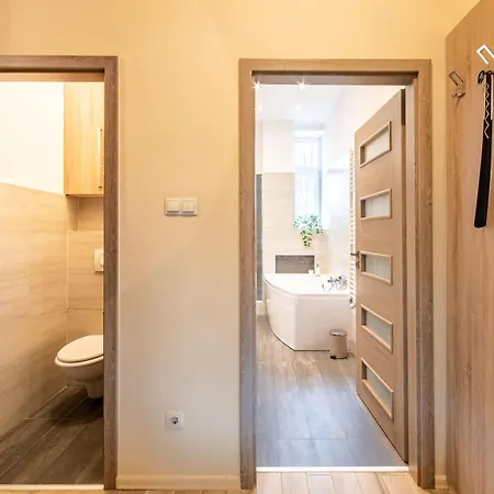 - - Comfy Apartment *