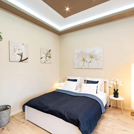 - - Comfy Apartment Budapest
