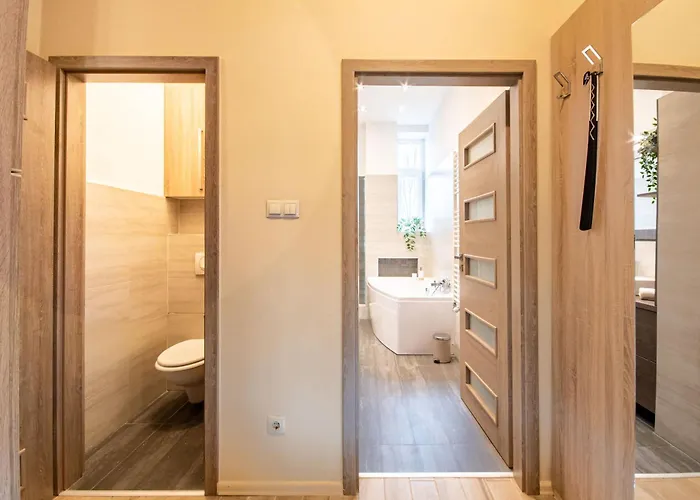 - - Comfy Apartment *